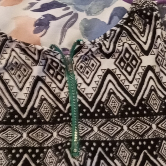 Diamond pattern Tank Top - Picture 2 of 3